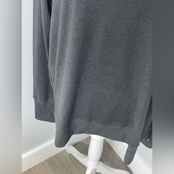 NWT: BENCH Urbanwear Charcoal Long Sleeve Shirt With Thumbholes Size Large - Picture 4 of 8